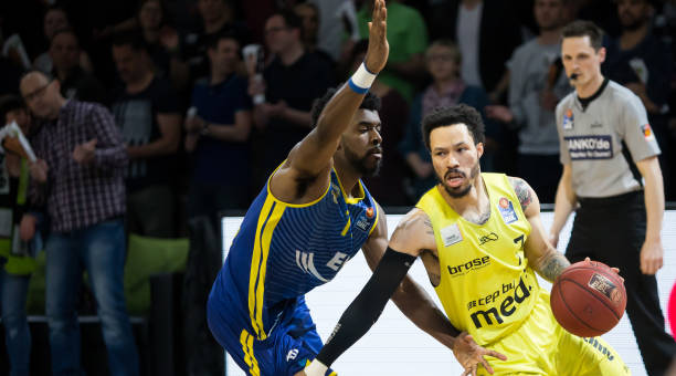 这位年轻的 这位年轻的